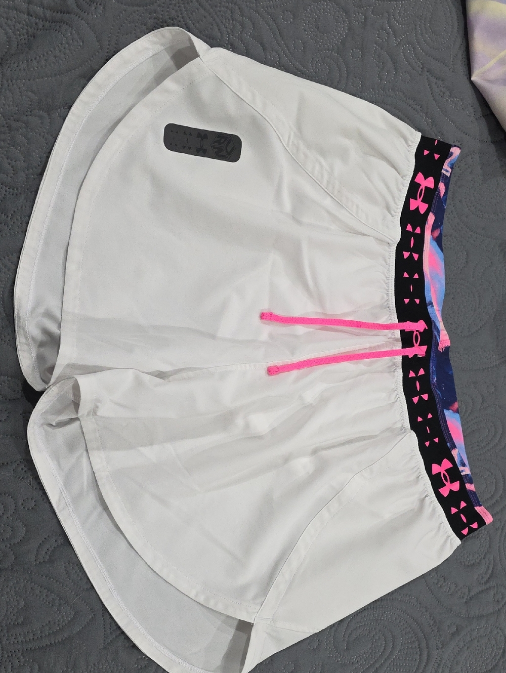 Under Armour White Athletic Shorts with Pink Drawstring and Multicolor Waistband